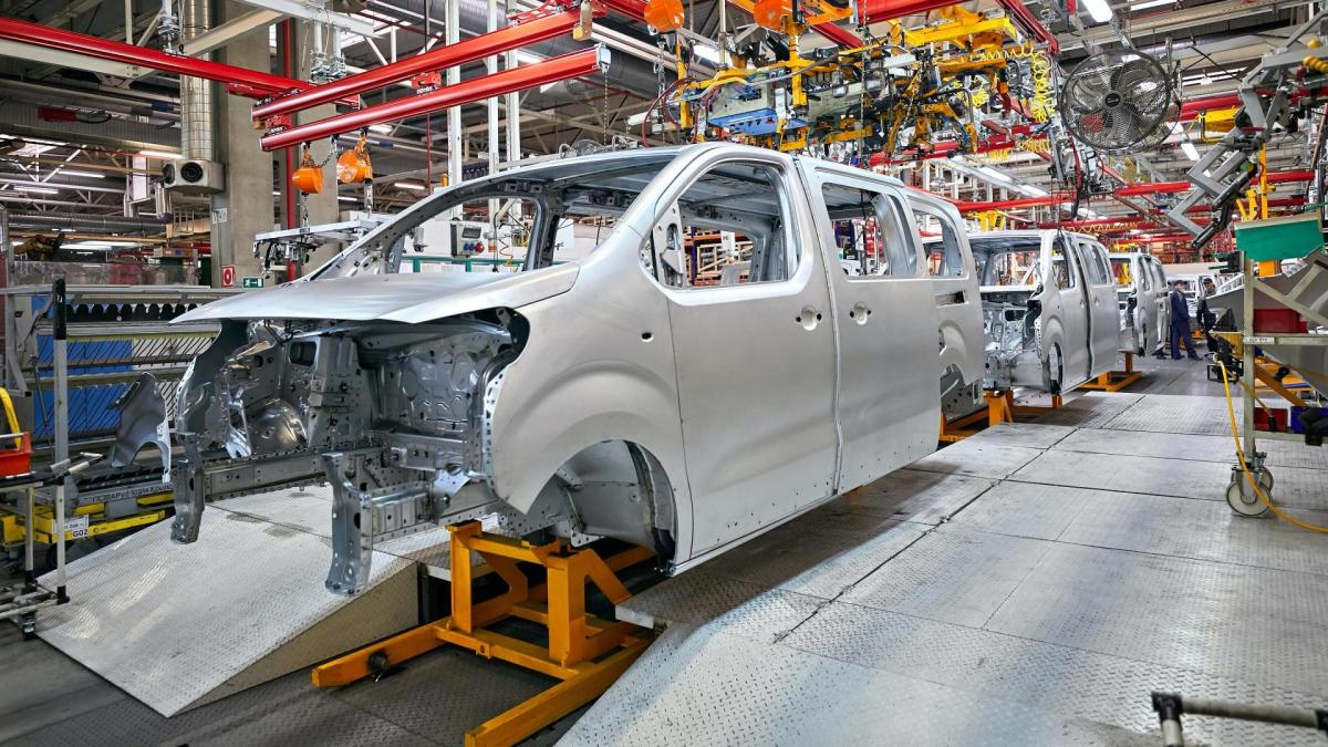 Найбільший у світі автовиробник пішов із РФ