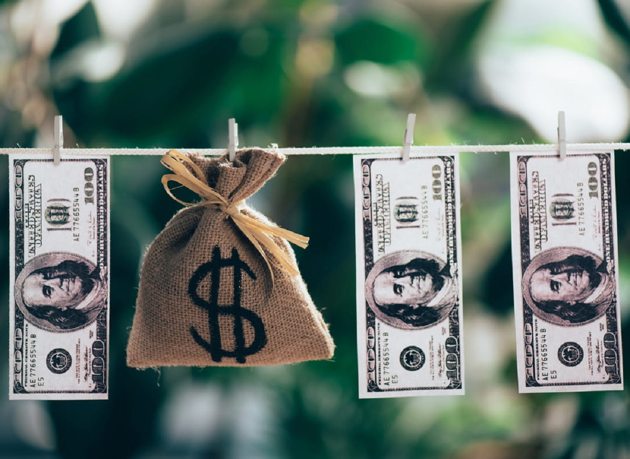 Названо три знаки Зодіаку, у яких у другій половині квітня грошей стане набагато більше - today.ua