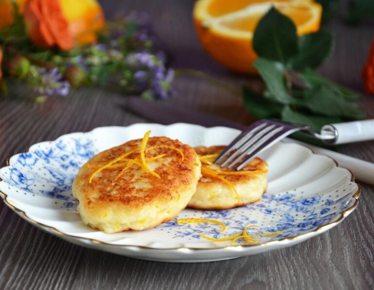 Пишні сирні оладки нашвидкуруч: рецепт смачної та бюджетної випічки - today.ua