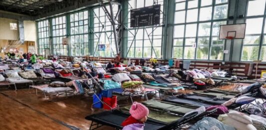 Українські біженці зіткнулися у Польщі з проблемами: до чого потрібно бути готовим при виїзді до ЄС - today.ua