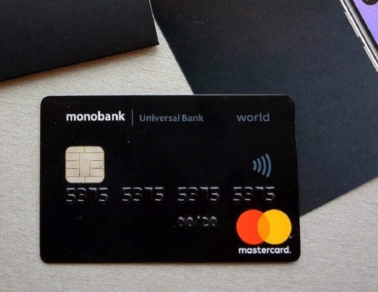 Українці зможуть зняти гроші з картки Мonobank лише у касах Львова та Дніпра: що слід знати клієнтам банку - today.ua