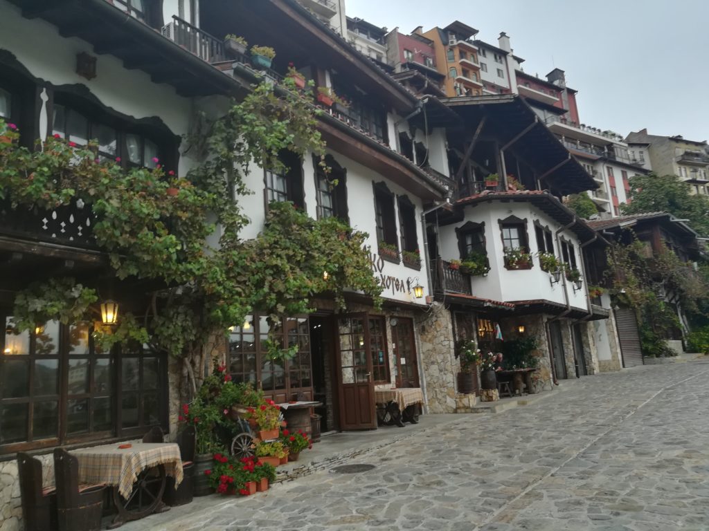 Стало відомо, скільки українським біженцям коштує місяць проживання у Болгарії