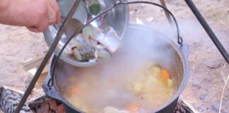 Густой суп на костре с замороженными овощами: рецепт сытного блюда на случай, если надолго выключили свет - today.ua