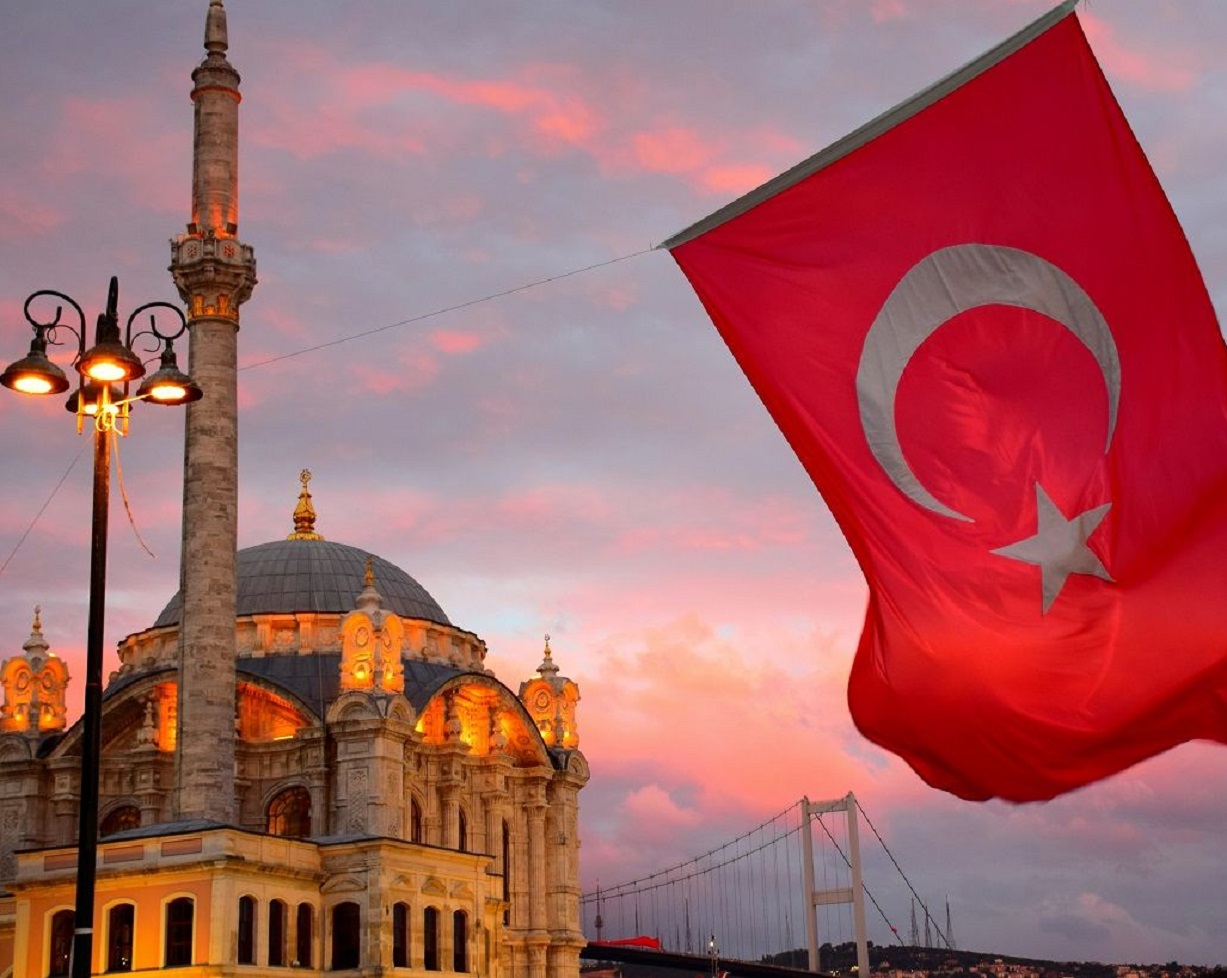 Как получить помощь и защиту украинским переселенцам в Турции