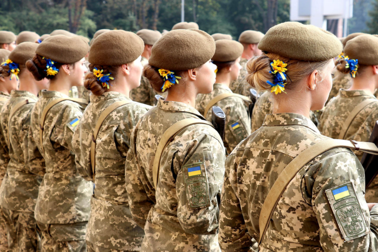 Воинский учет в Украине: названы две категории женщин, которые с 1 апреля освобождаются от мобилизации - today.ua