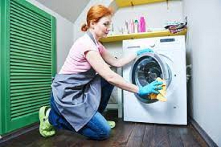 Два самых эффективных способов очистить стиральную машину от запаха плесени