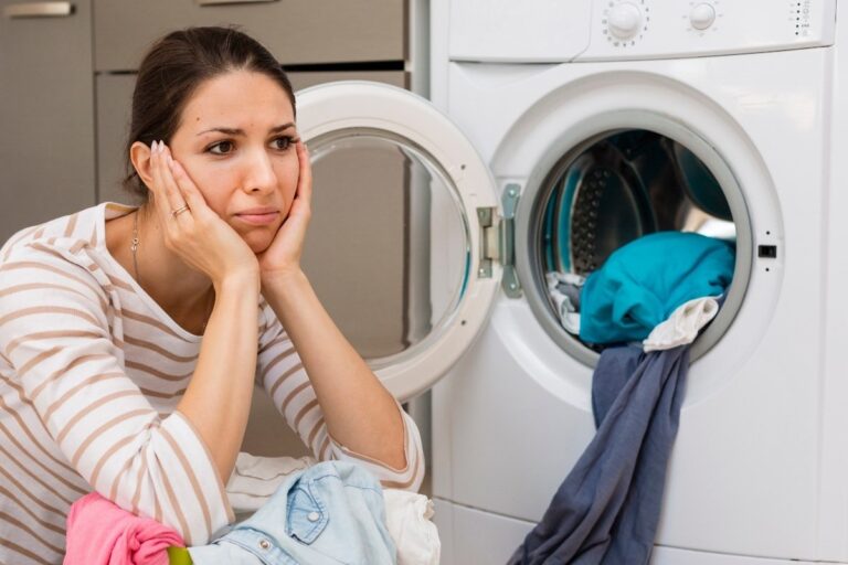 П'ять речей, які доведеться викинути після прання у пральній машині - today.ua
