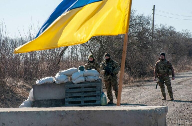 В Украине продлили действие военного положения: какие ограничения могут вводиться для граждан - today.ua
