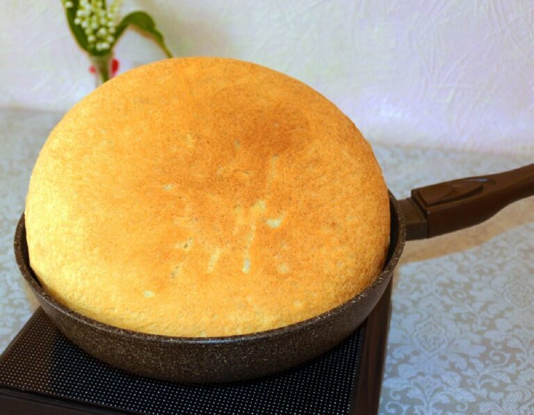 Хлеб на сковороде: рецепт вкусной домашней выпечки без яиц и духовки - today.ua