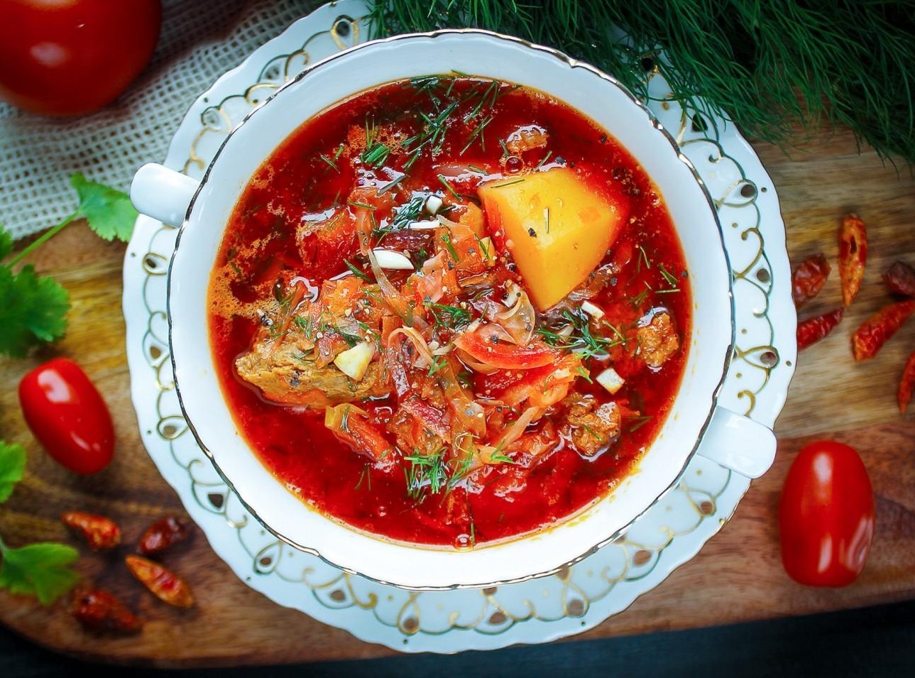 Секретный ингредиент, который нужно добавить в бульон, чтобы красный борщ получился идеальным