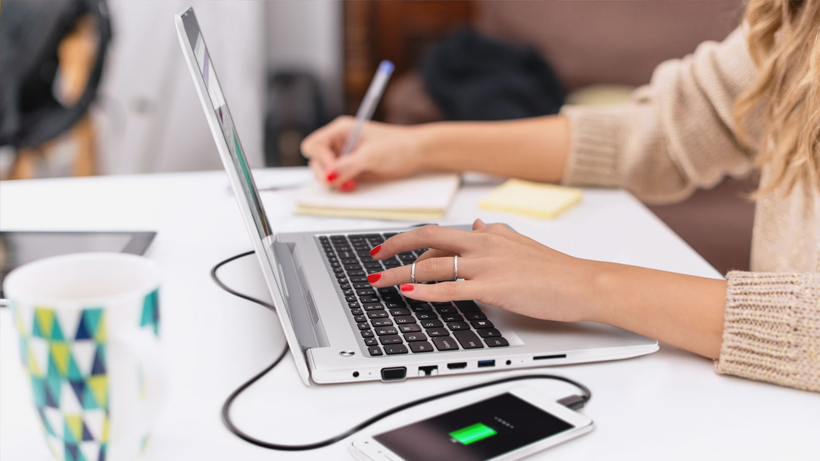 Стало відомо, кому з українських біженців заборонили працювати дистанційно з-за кордону