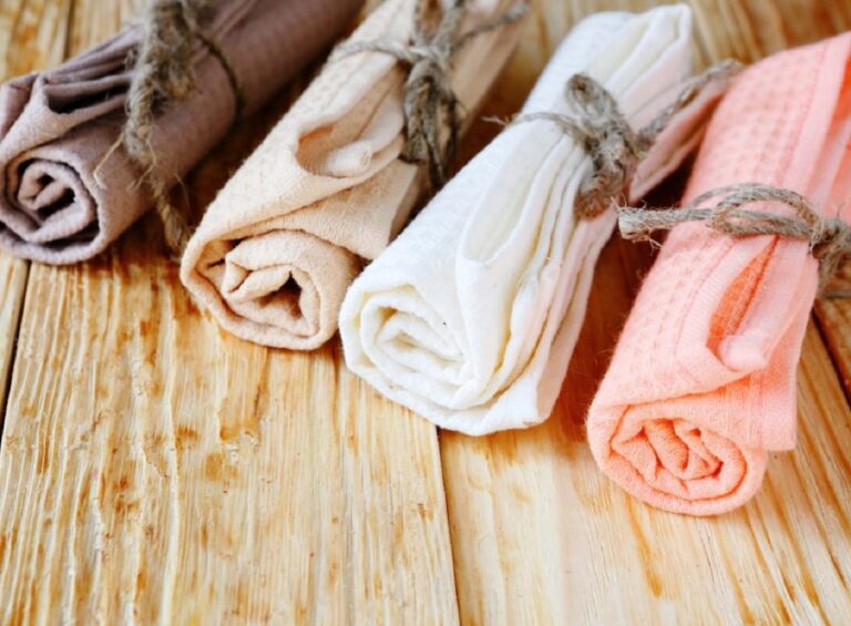 Как отстирать кухонные полотенца от пятен жира в микроволновке за полторы минуты - today.ua