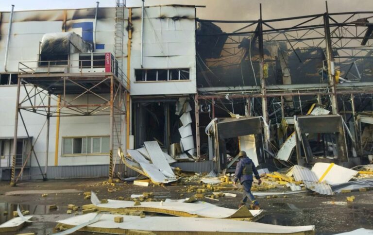 Мережа АТБ продовжує закривати магазини по Україні: скільки супермаркетів зруйнували російські окупанти - today.ua