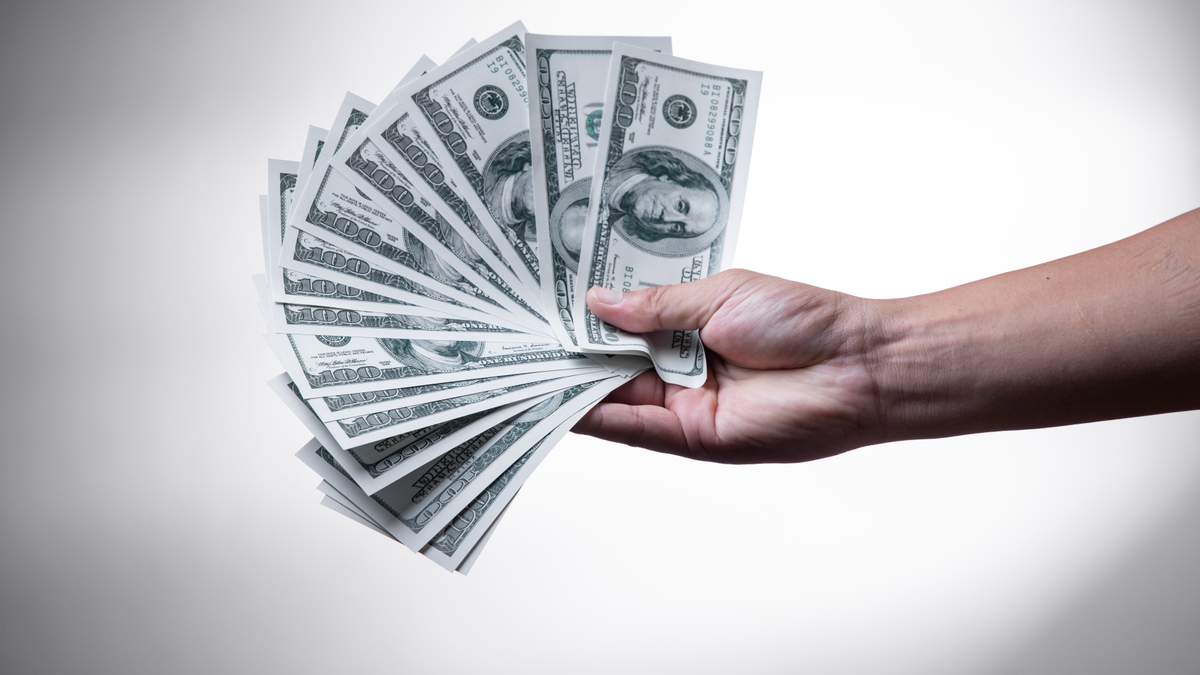 Доллар за сутки резко подскочил: как изменился курс валюты в украинских банках