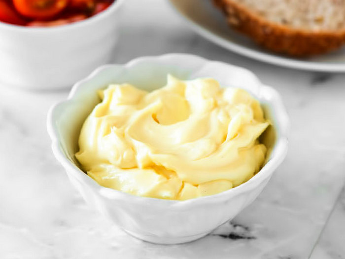 Ніжний домашній майонез без яєць – простий рецепт корисної заправки для салатів