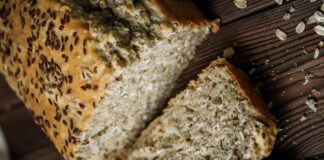 Простой рецепт овсяного хлеба без дрожжей и сложных техник - today.ua