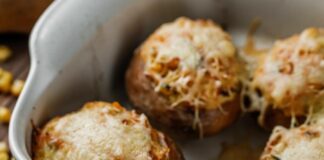 Запеченная картошка с кукурузой и сыром – рецепт к празднику Пасхи и на каждый день - today.ua