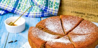Ситний та дуже смачний пиріг з медом – швидкий рецепт десерту для всієї родини - today.ua