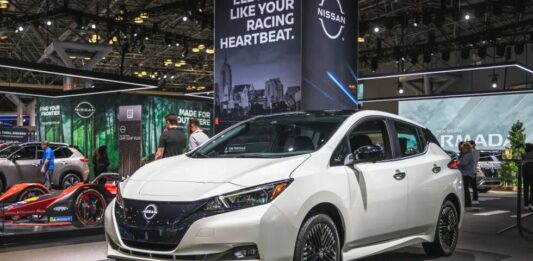 Летом появится обновленный Nissan Leaf - today.ua