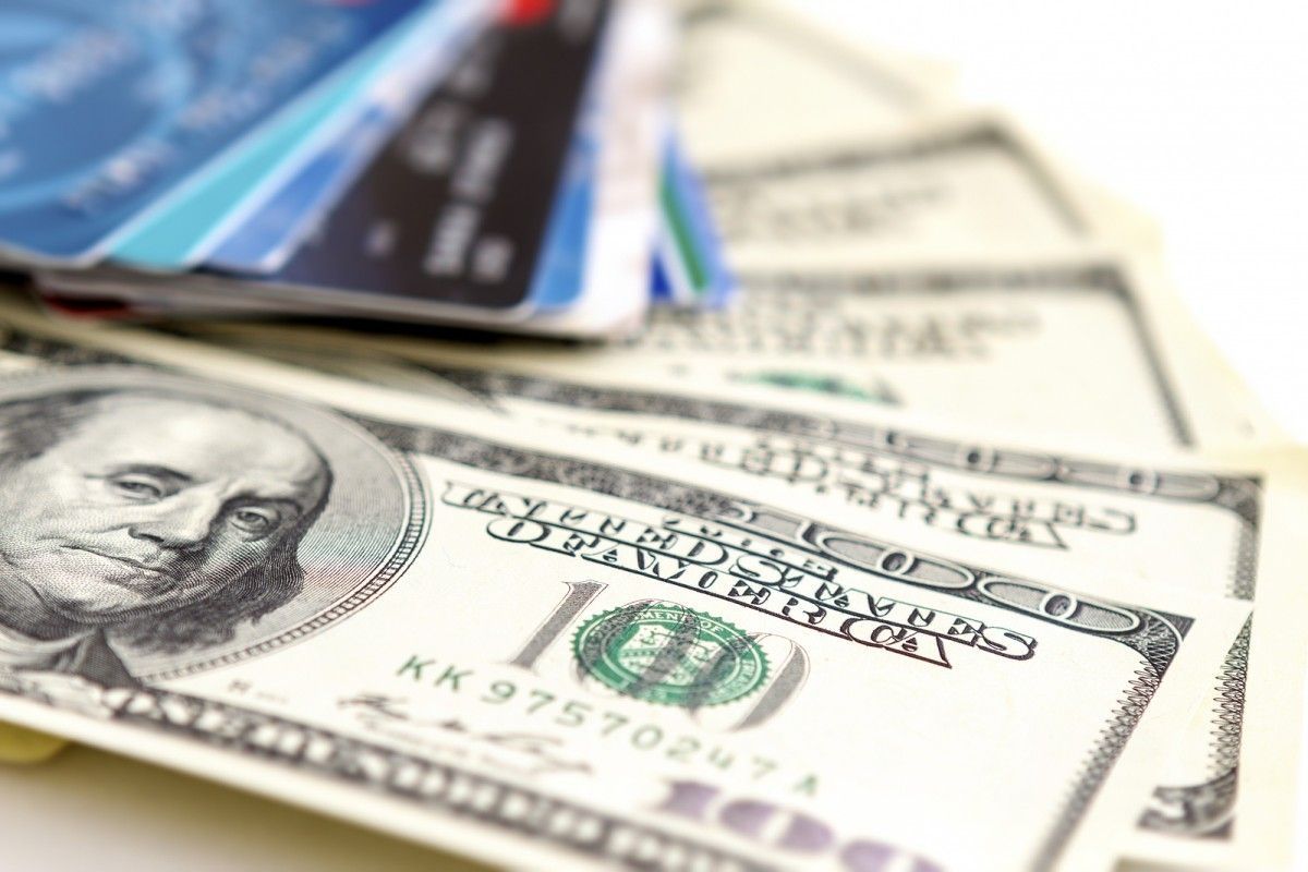 Денежные переводы за границу:  в НБУ разрешили украинцам превышать месячный  лимит