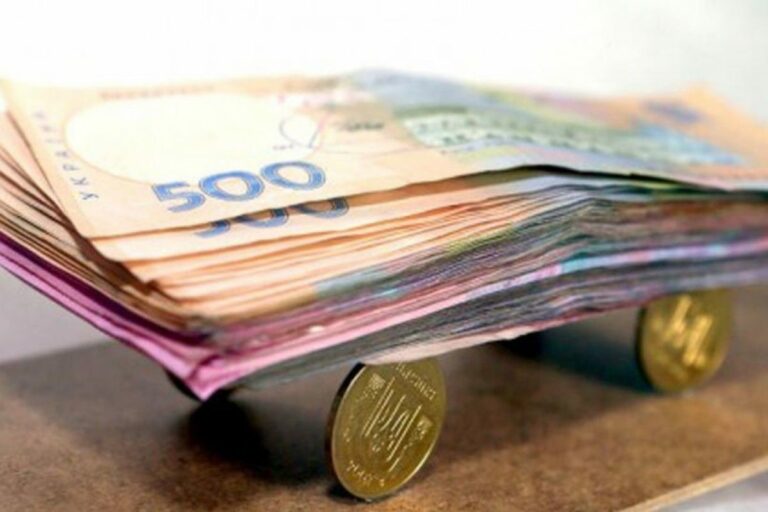 Пенсионеры в Украине смогут получить разовые выплаты от 500 до 5000 грн: от чего зависит сумма материальной помощи - today.ua