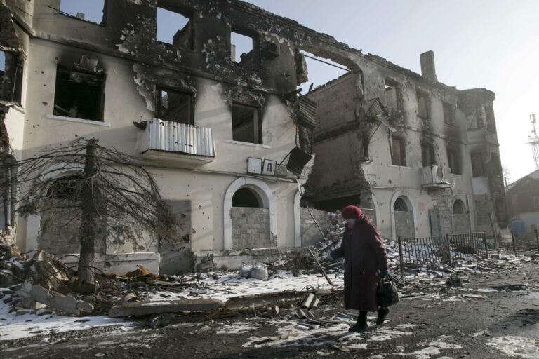 Українцям радять братися за відновлення зруйнованого житла самим  - today.ua