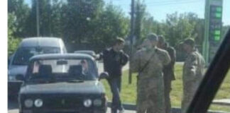 Повістки у військкомати почали вручати в чергах на АЗС - today.ua