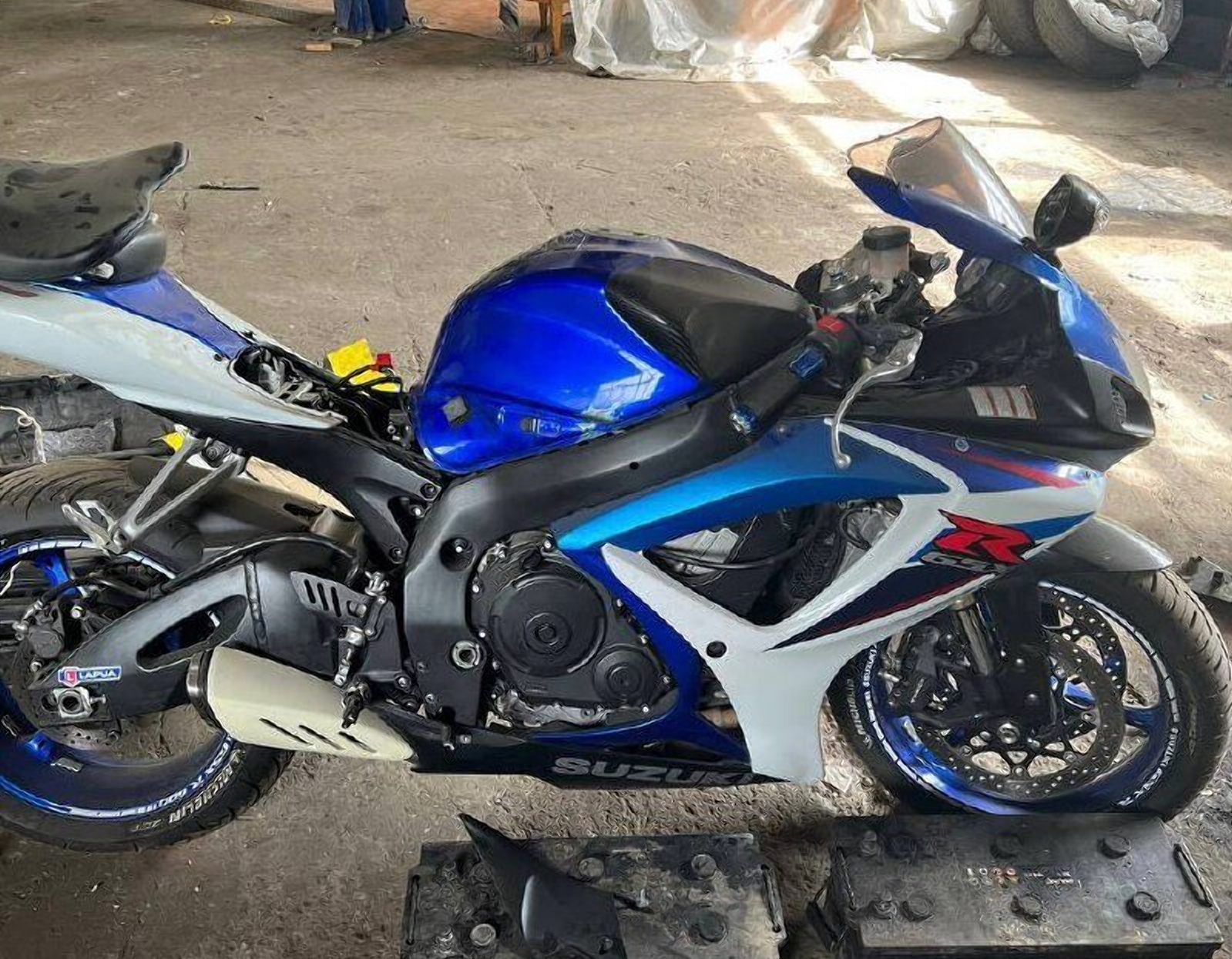 Украли 34 мотоцикла и 5 авто с начала войны: в Киеве ликвидировали вооруженную банду