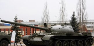 Будут легкой мишенью: оккупанты начали использовать 50-летние танки Т-62 - today.ua