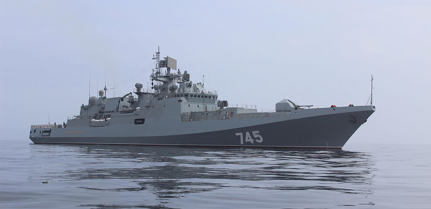 Українська ракета потрапила у російський фрегат “Адмірал Макаров“