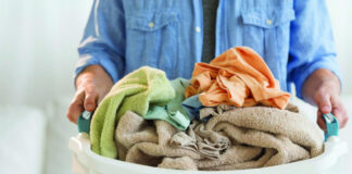 П'ять секретних інгредієнтів для порошку, щоб речі не втратили колір після прання - today.ua