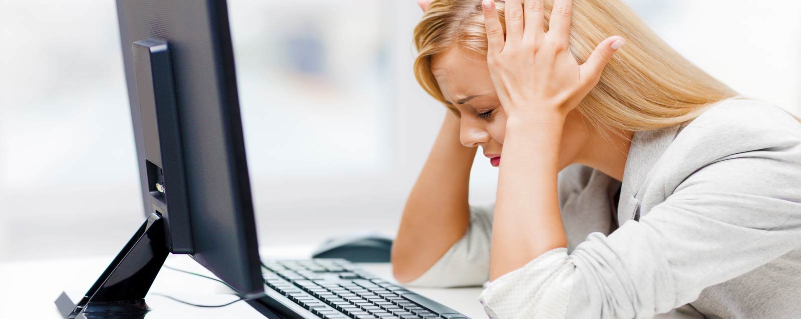 В Україні погіршаться умови праці та знизяться зарплати: що чекає на українців