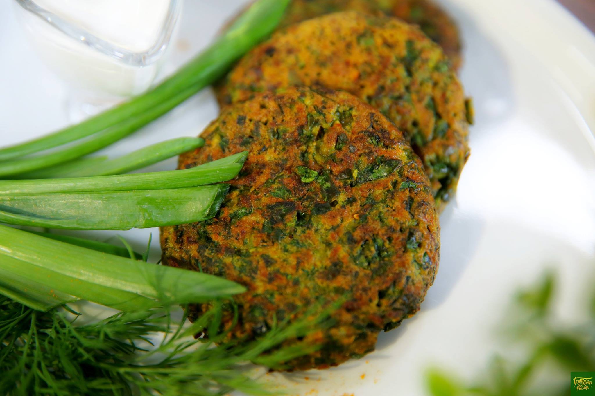 Гречані оладки на сметані за 10 хвилин: простий рецепт корисного та ситного сніданку