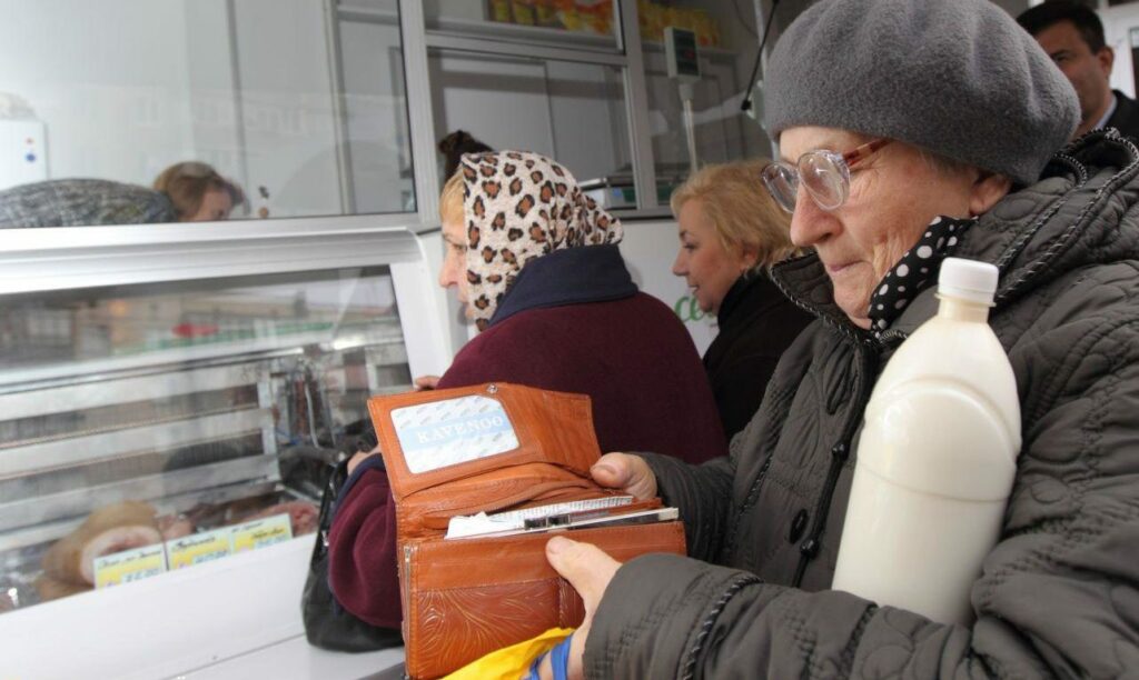 Пенсію в Україні можна оформити до досягнення пенсійного віку: кому розраховувати на дострокові виплати