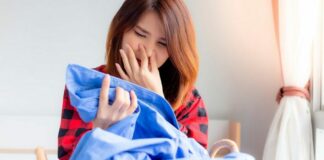 Без прання: три простих способи, як прибрати неприємний запах з залежалих речей - today.ua