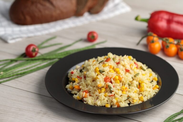 Как приготовить рассыпчатый рис на сковороде: рецепт сытного гарнира к любому мясу - today.ua