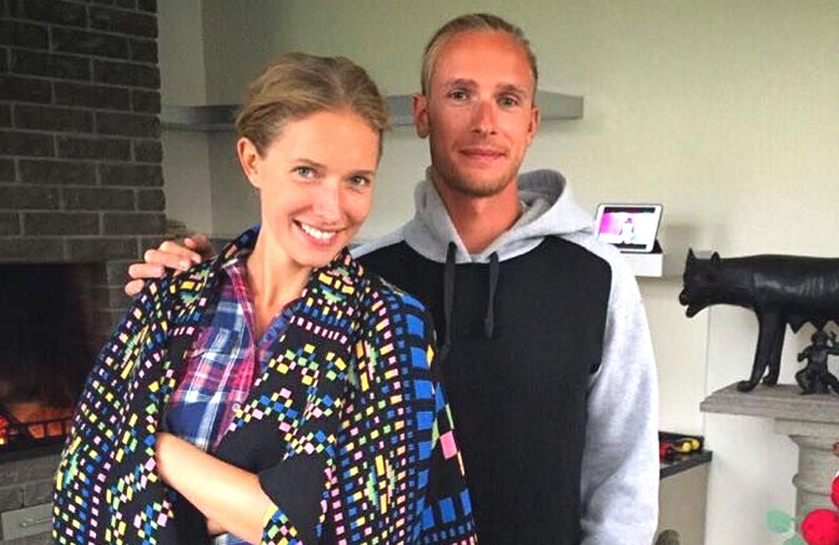 Молодший брат Каті Осадчої взяв у руки зброю та показав фото з навчань у Києві - today.ua