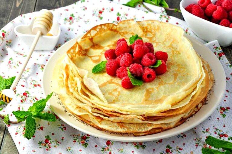 Млинці “Три склянки“: найбільш легкий та смачний рецепт страви на сніданок - today.ua