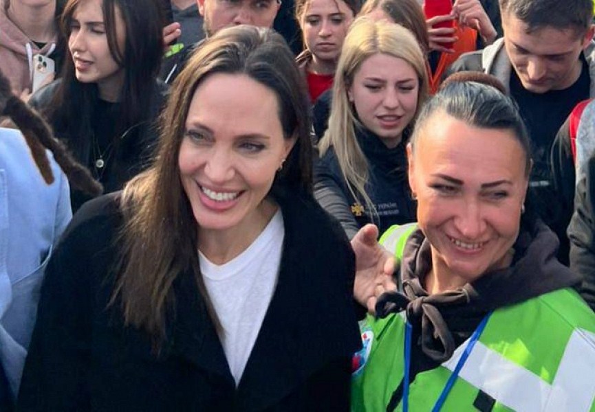 Джоли во Львове: стало известно, как голливудская звезда попала в Украину