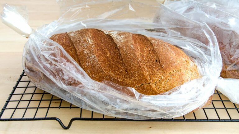 Как правильно хранить хлеб, чтобы на нем не образовалась опасная плесень - today.ua