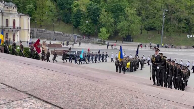 В Киеве проходит прощание с Леонидом Кравчуком: у церемонии есть ограничения - today.ua