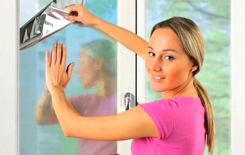 Як вимити вікна без хімії: названо три найефективніших підручних засоби 