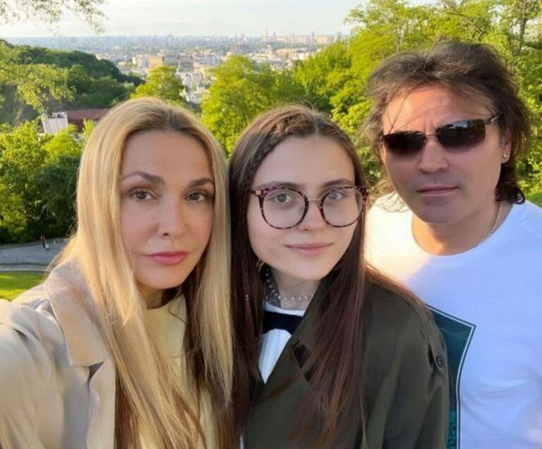 Взрослая и красивая как мама: Ольга Сумская показала, как поздравила дочь с 21-летием - today.ua