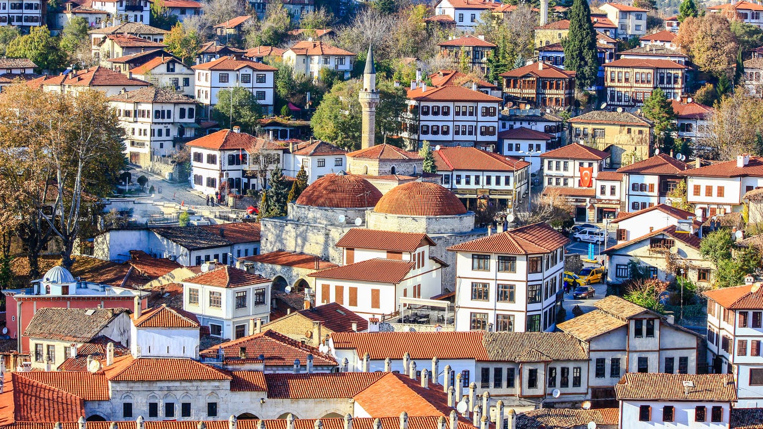 Стало известно, сколько украинским беженцам стоит месяц жизни в Португалии