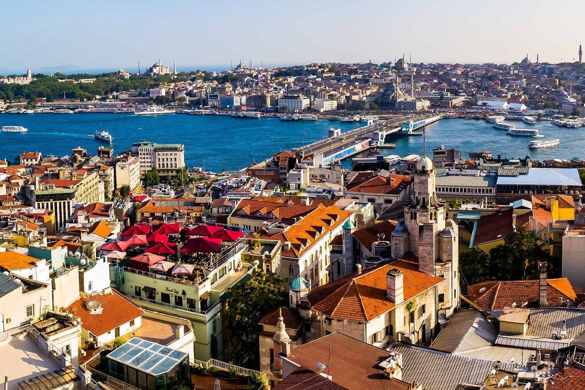 Стало известно, сколько украинским беженцам стоит месяц жизни в Турции