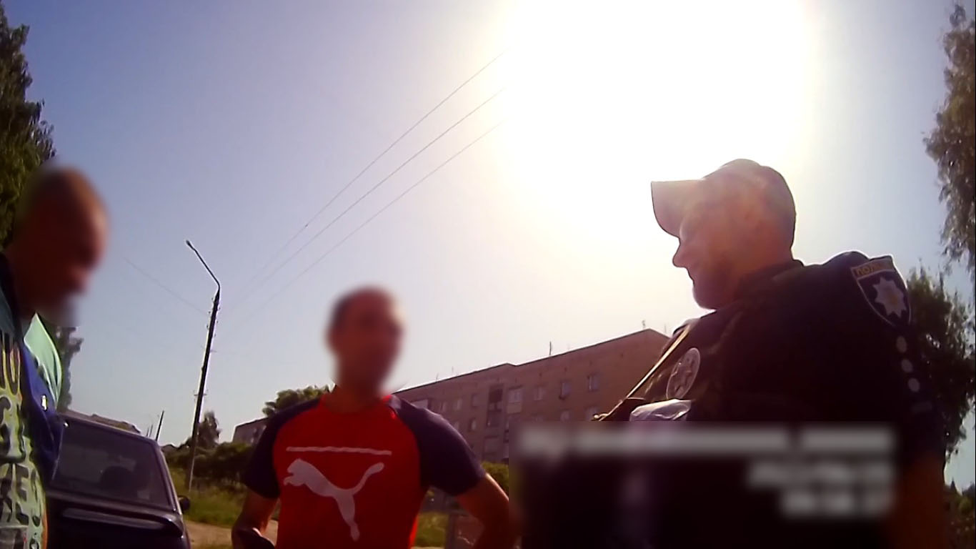 П'яний водій запропонував поліцейським 50 л палива, щоб його не штрафували