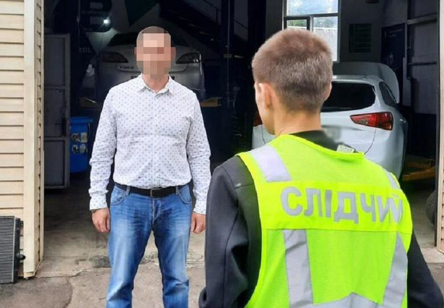 У Києві псевдоволонтер продавав автомобілі із "гуманітарки"