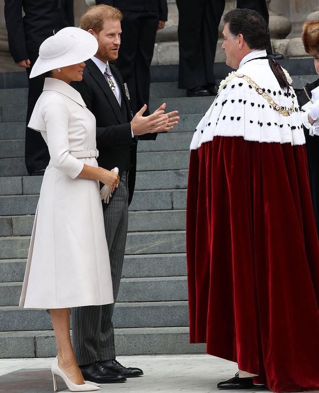 А Єлизавета II не прийшла: Меган Маркл та принц Гаррі вперше після Мегсіту приїхали до королівської родини