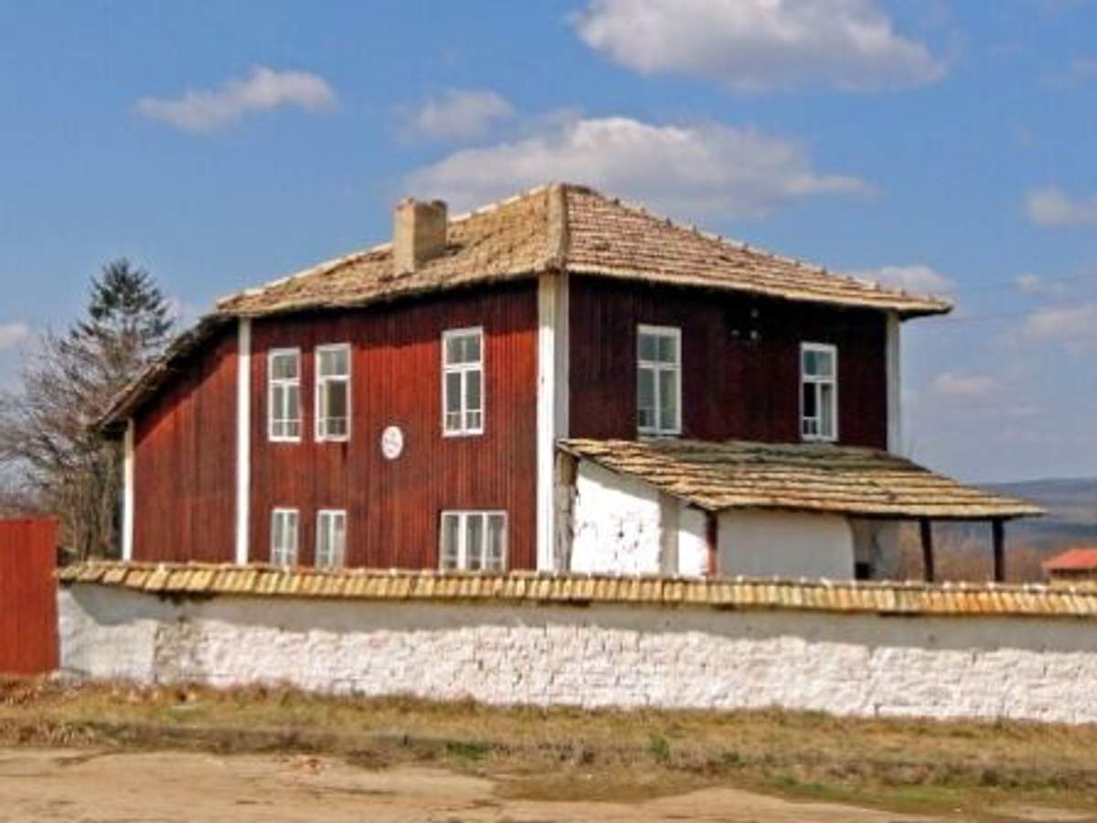 Нерухомість у Болгарії: скільки коштують найбюджетніші квартири та будинки у розпал літа