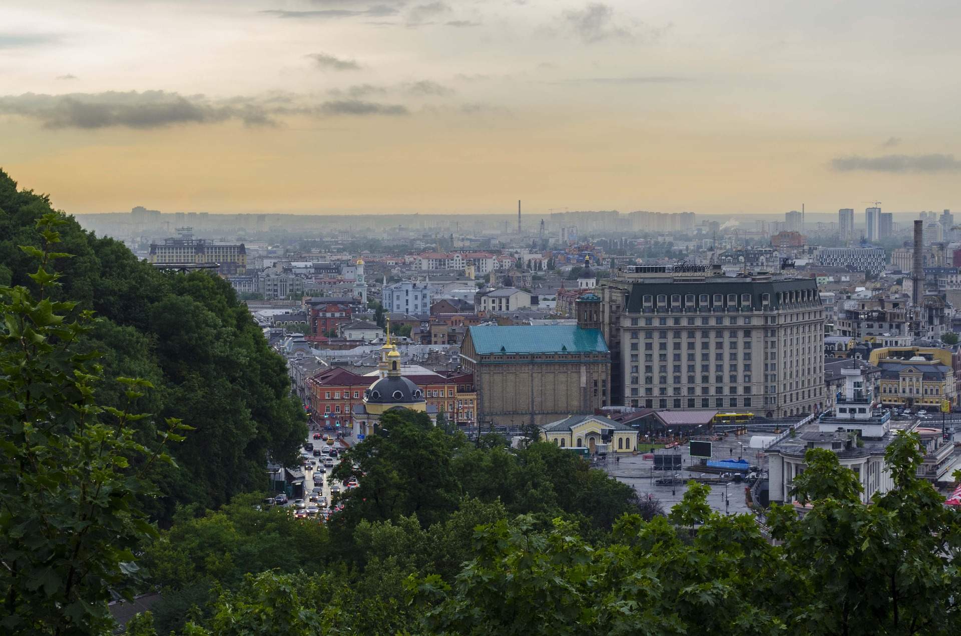 Оренда квартир у Києві продовжує дешевшати: ціни по районам